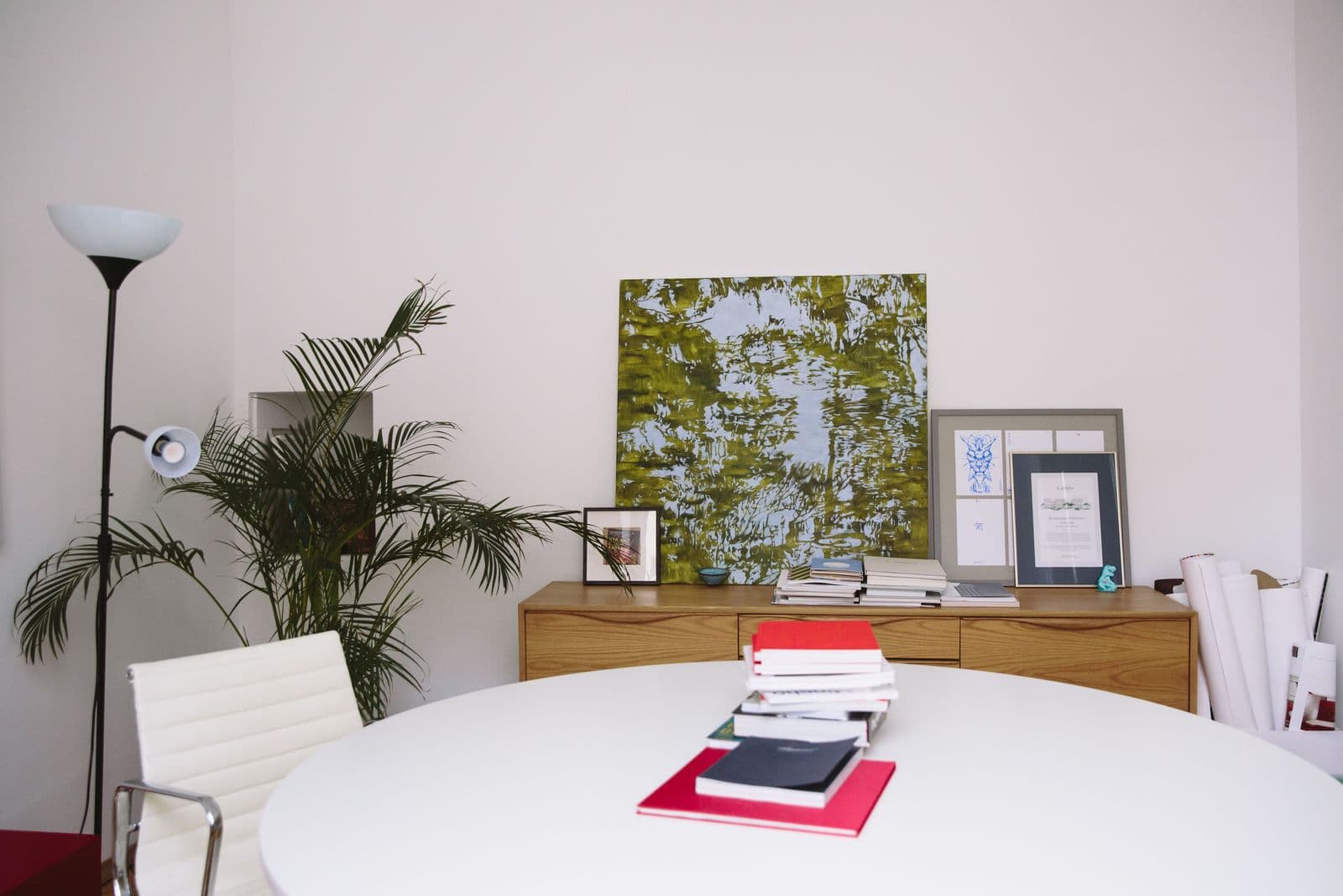 Salle de rendez-vous lumineuse d'un cabinet d'expertise comptable